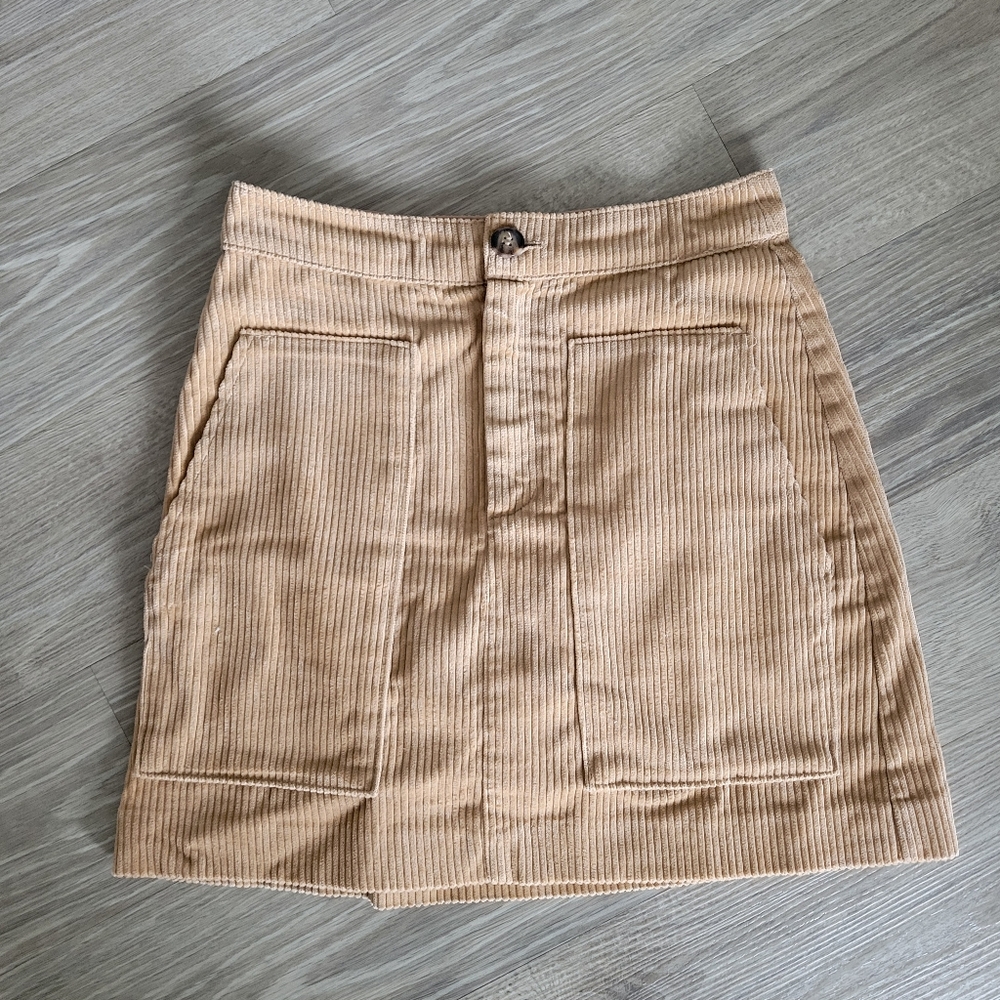 H&M Beige Light Academia Back To School Corduroy Mini Skirt Women's Size 6